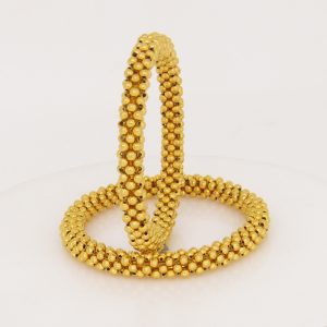 ANTIQUE BANGLES: 72820367