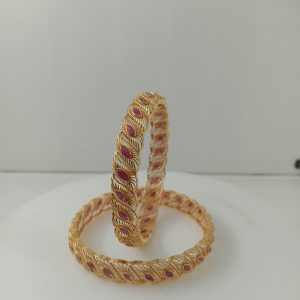 RUBY BANGLE MJ: 7582052642